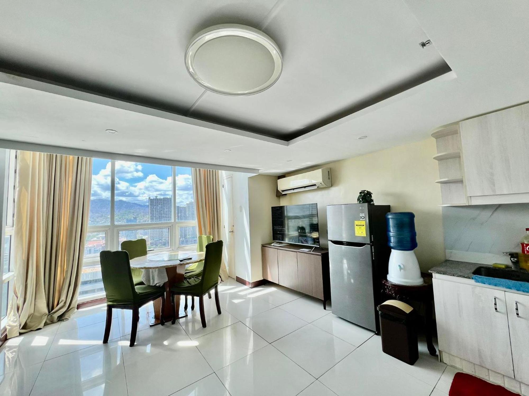2 Bedroom Condo Unit With City And Mountain View Cebu Exterior foto